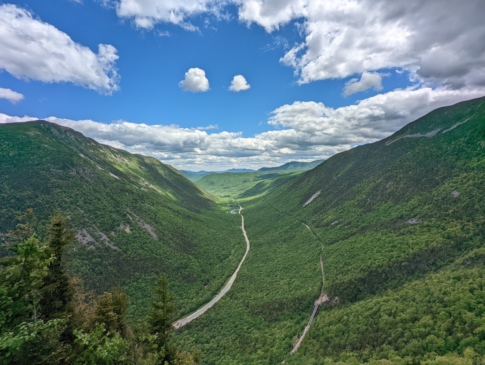 Crawford Notch State Park cemetery grounds and headstones