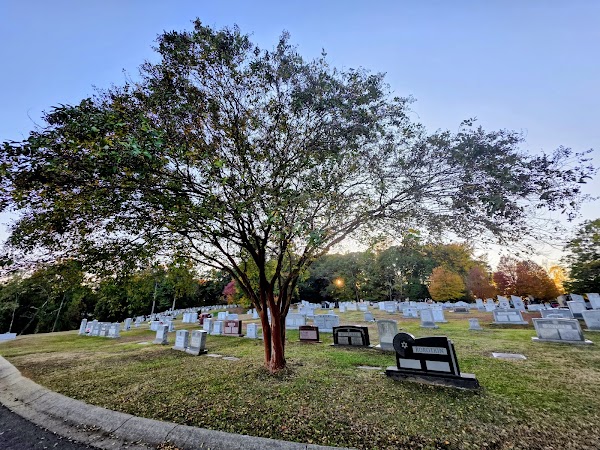Crest Lawn Memorial Park grounds