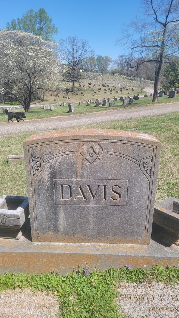 Crest Lawn Memorial Park grounds