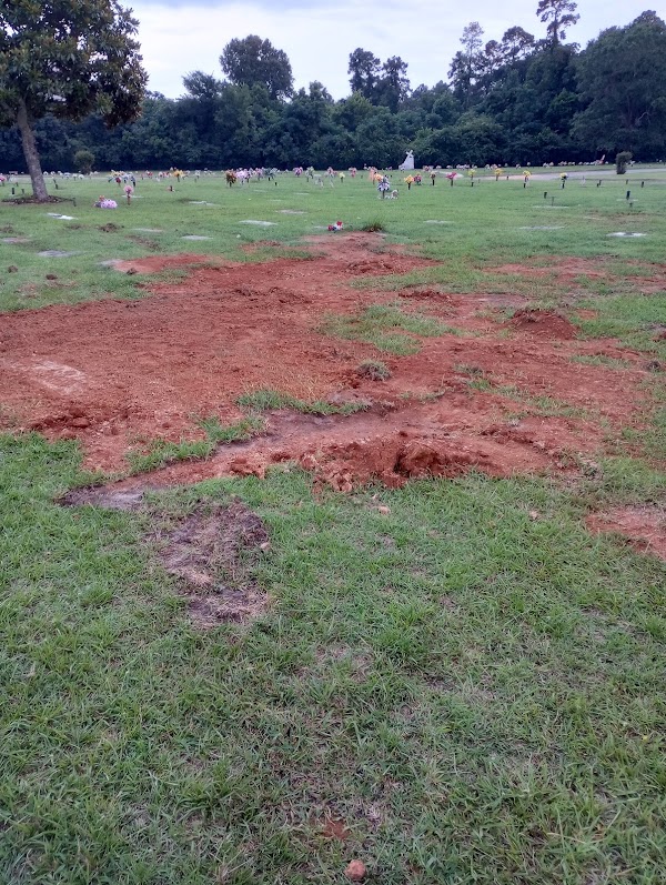 Crestlawn Memorial Gardens grounds