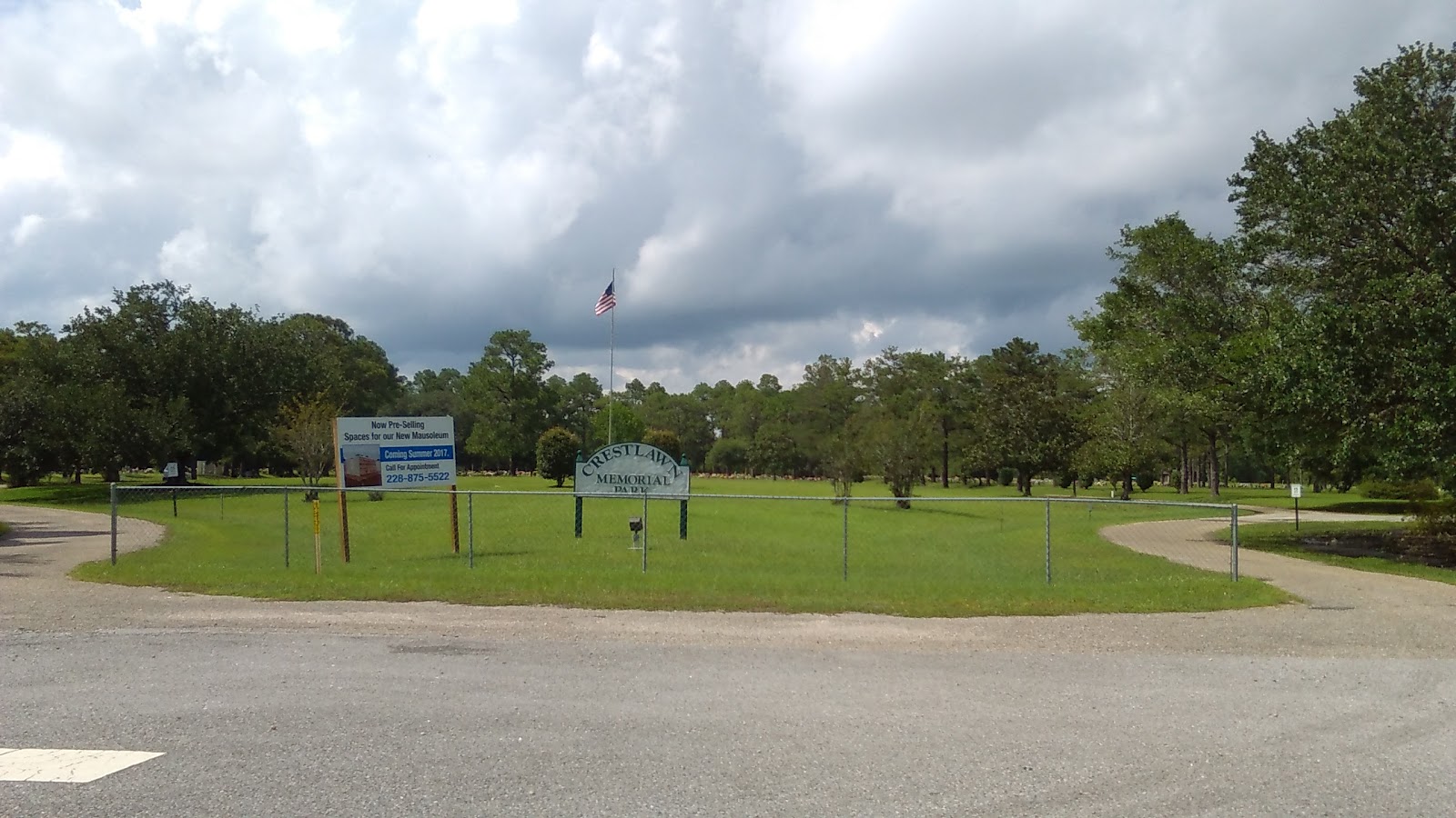 Crestlawn Memorial Park: Bradford-O'Keefe cemetery grounds and headstones