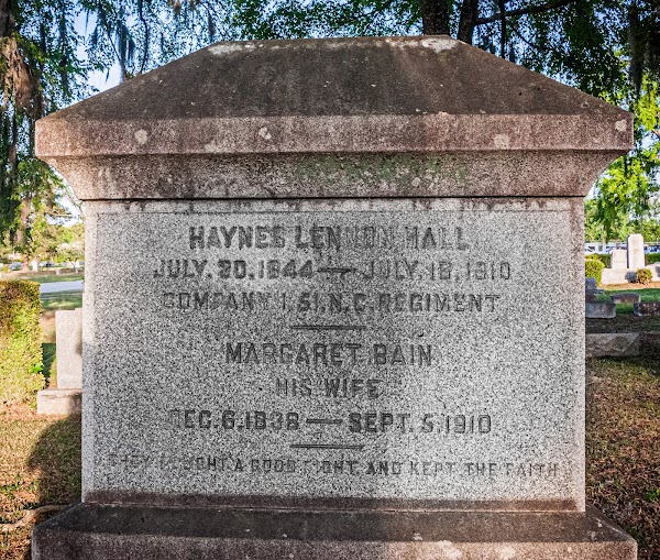 Cross Creek Cemetery grounds