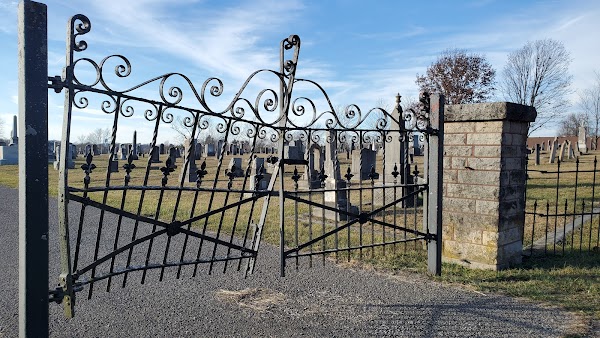 Crown Hill Cemetery grounds