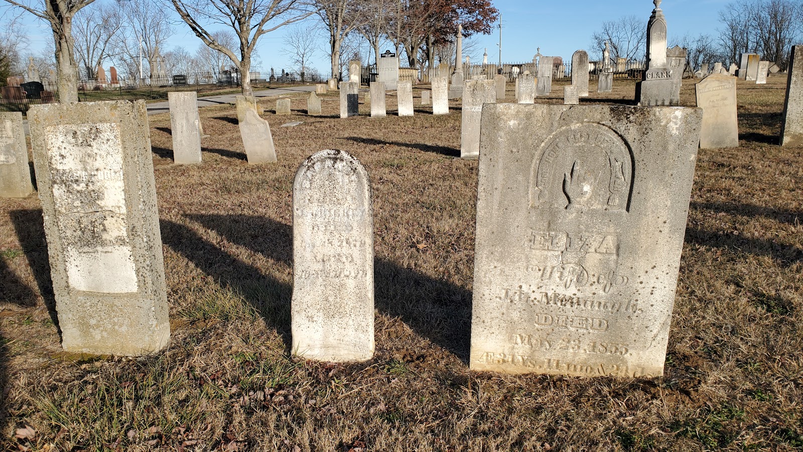 Crown Hill Cemetery cemetery grounds and headstones