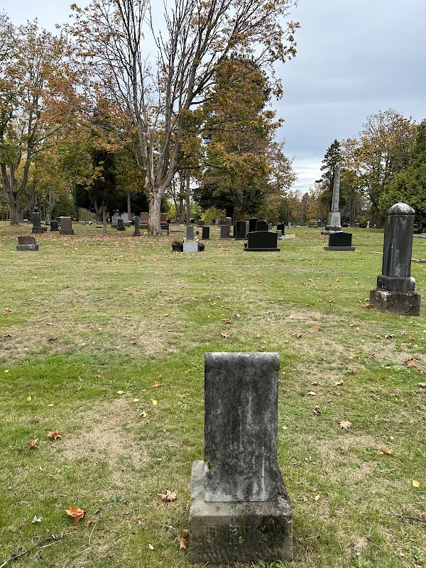 Crown Hill Cemetery grounds
