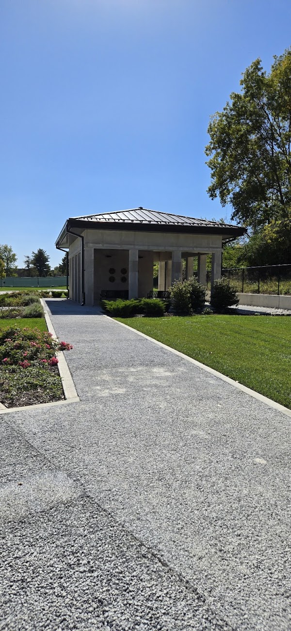 Crown Hill National Cemetery (Columbarium Annex) grounds