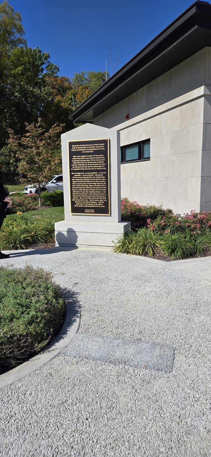 Crown Hill National Cemetery (Columbarium Annex) cemetery grounds and headstones
