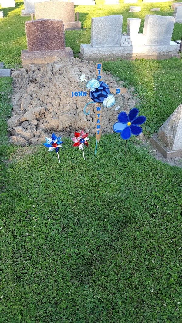 Crown Point Cemetery grounds