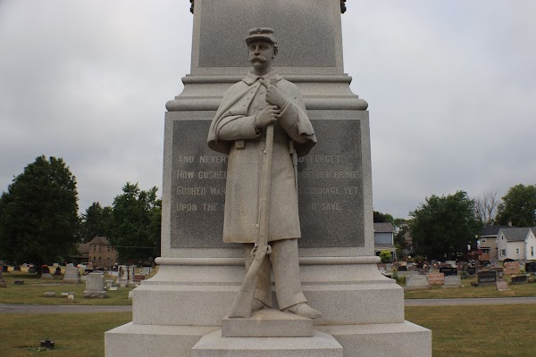 Crown Point Cemetery grounds