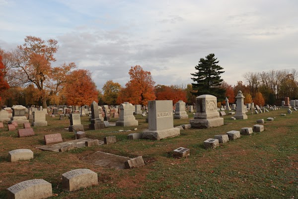 Crown Point Cemetery grounds