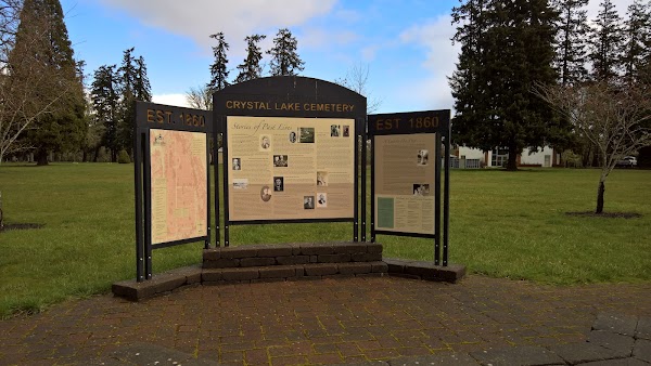 Crystal Lake Masonic Cemetery grounds