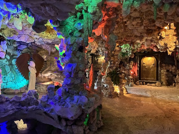 Crystal Shrine Grotto grounds