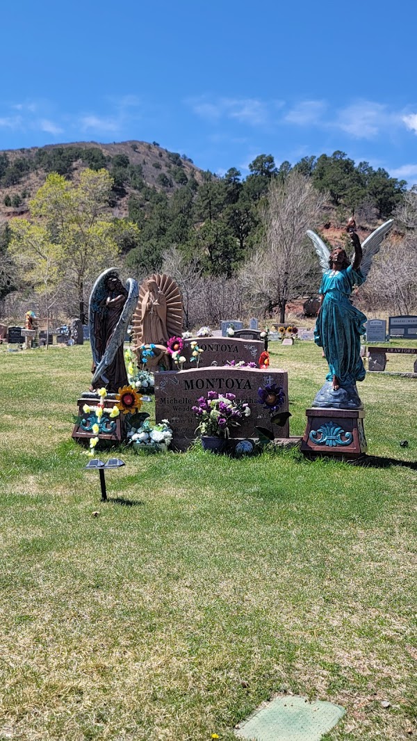 Crystal Valley Cemetery grounds