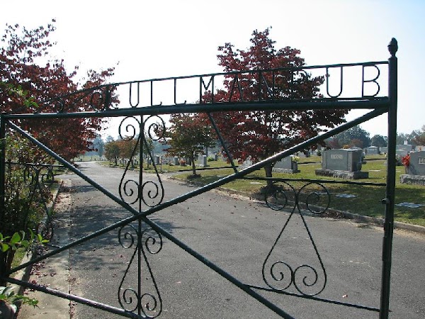 Cullman City Cemetery grounds
