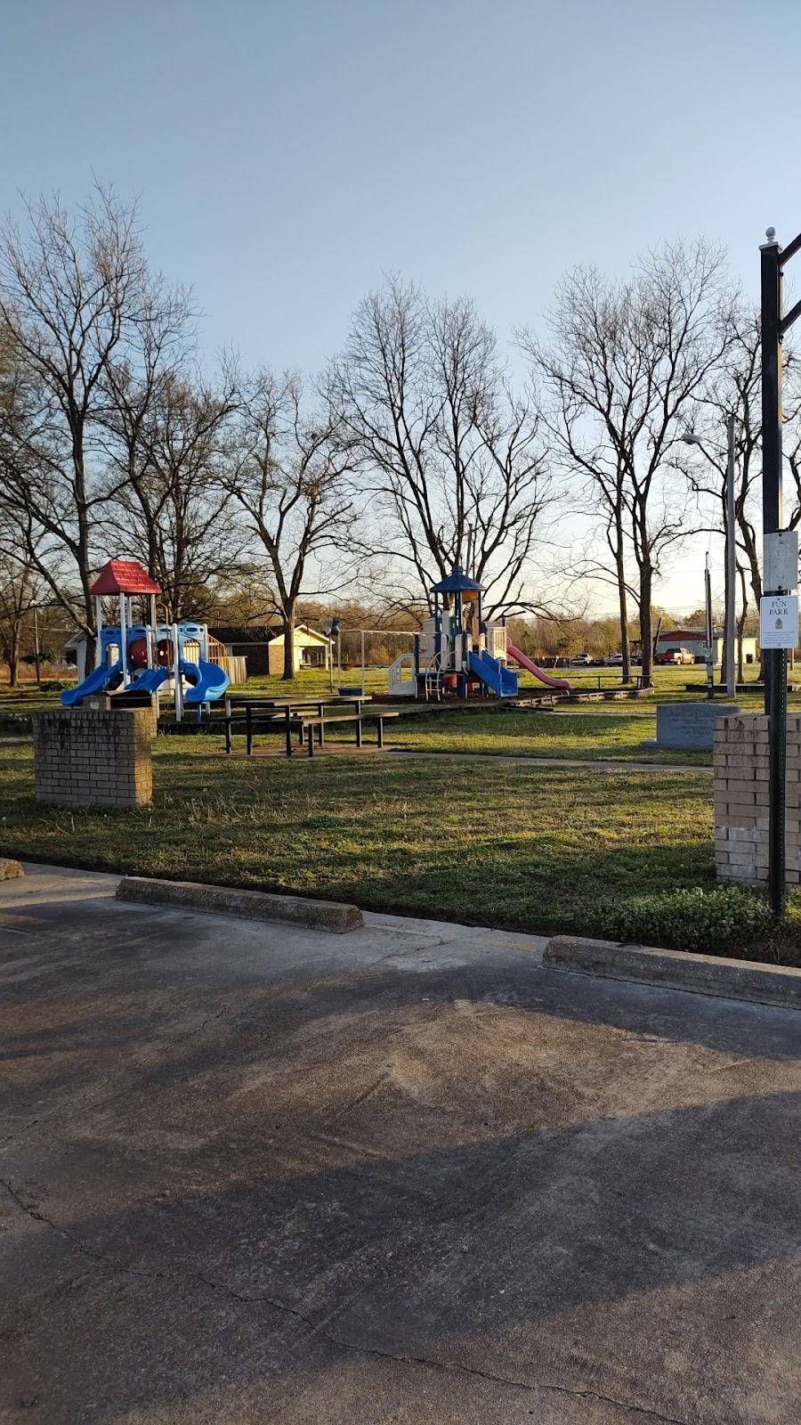 Dales Memorial Park cemetery grounds and headstones