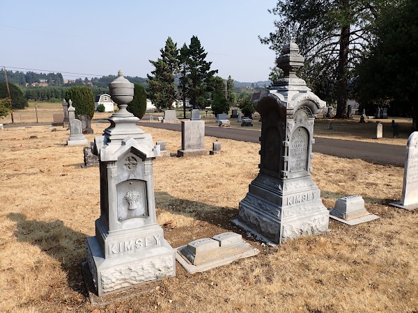 Dallas Cemetery District #4 grounds
