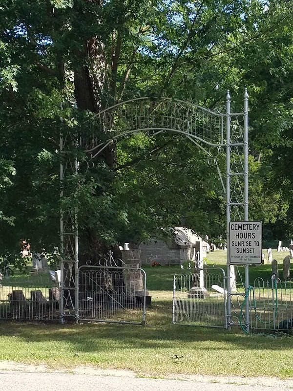 Dartford Cemetery (both sides of street) grounds