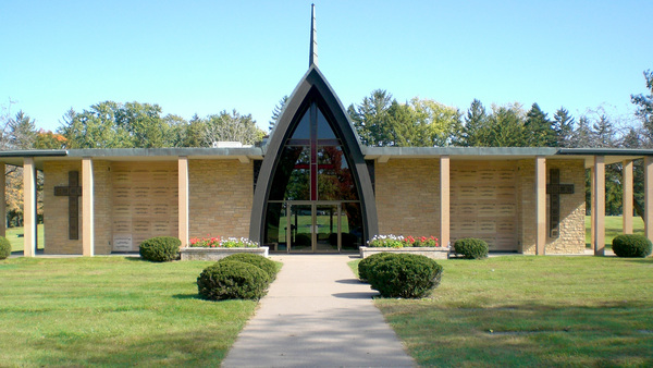 Davenport Memorial Park cemetery grounds and headstones