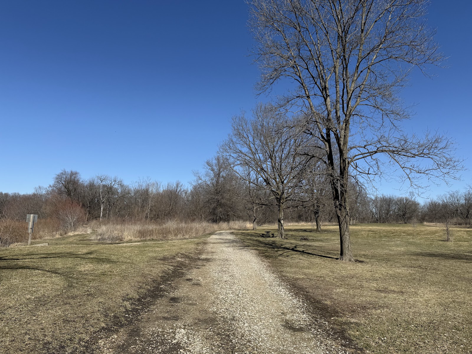 David Bates Memorial Park cemetery grounds and headstones