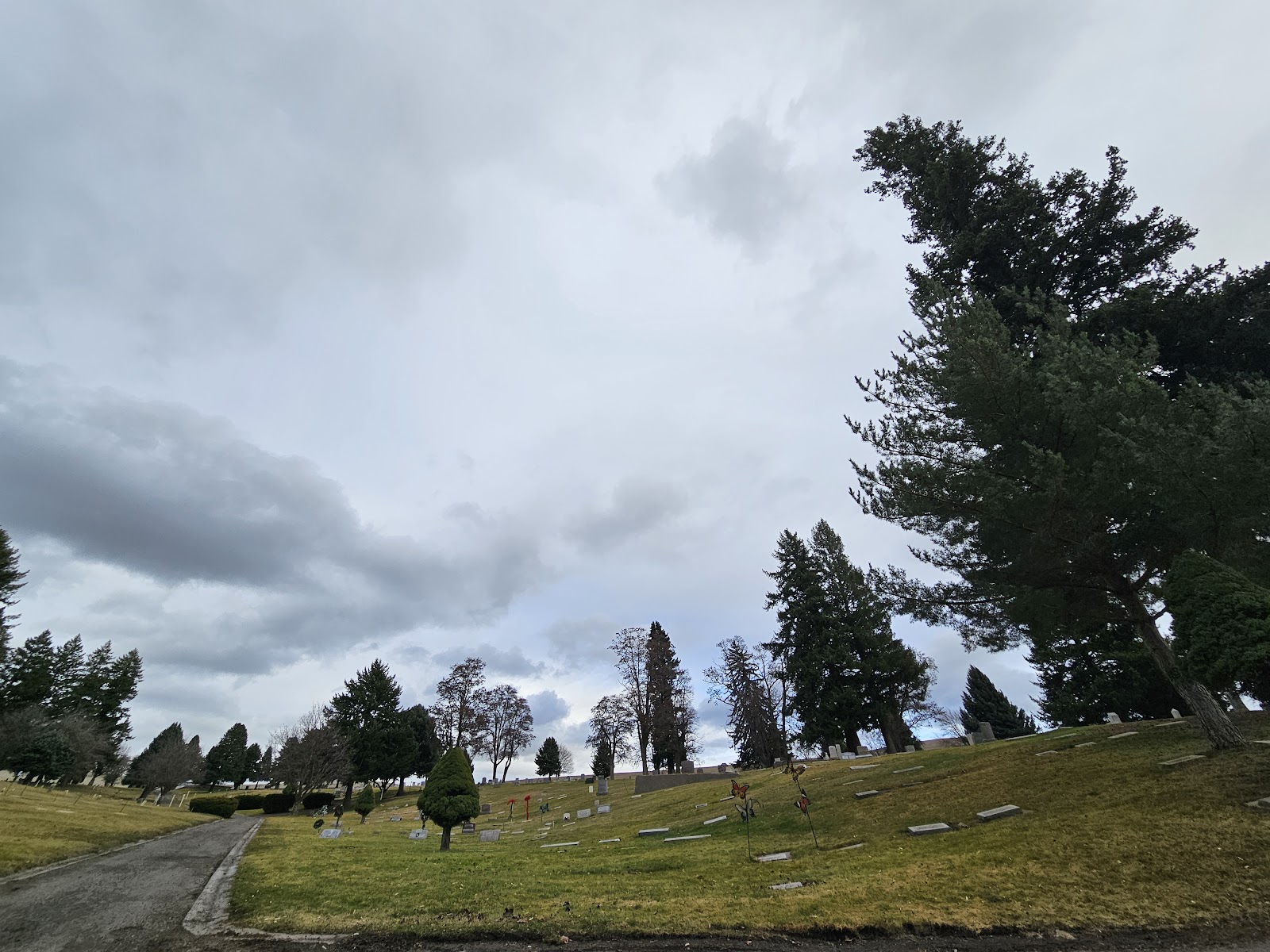 Dayton City Cemetery cemetery grounds and headstones
