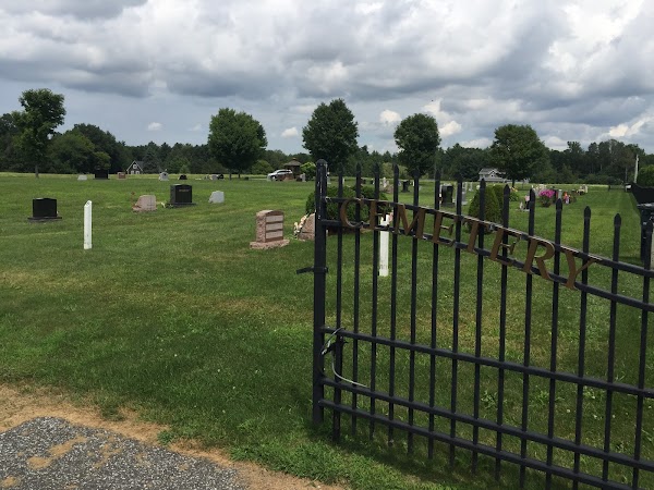 Deer View Cemetery grounds