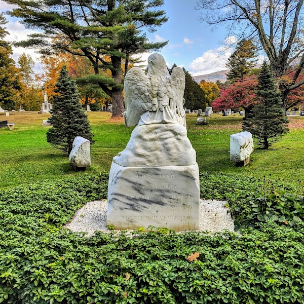 Dellwood Cemetery grounds