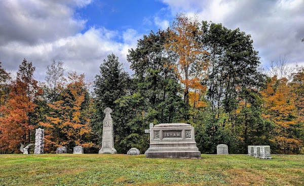 Dellwood Cemetery grounds