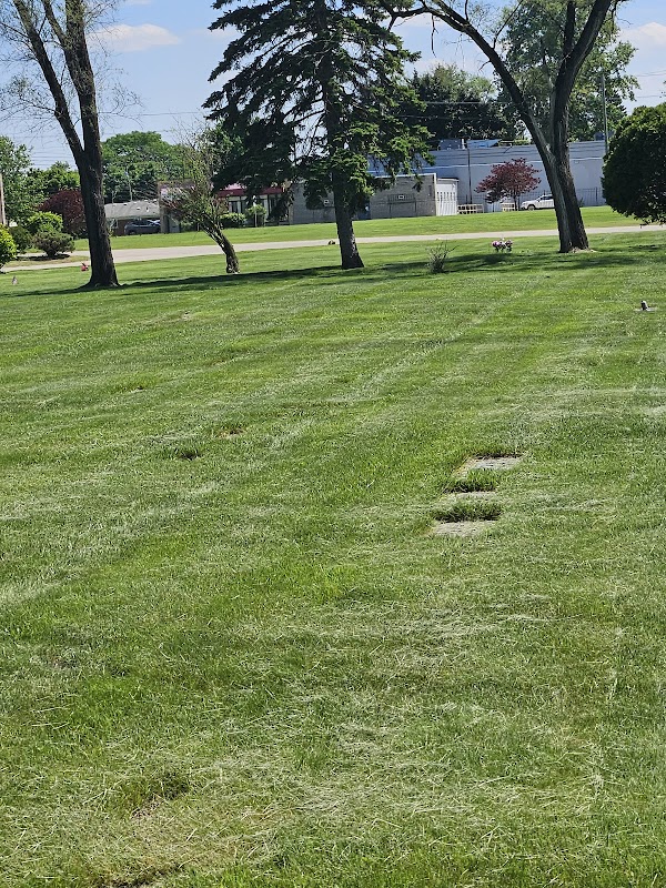 Detroit Memorial Park (West) grounds
