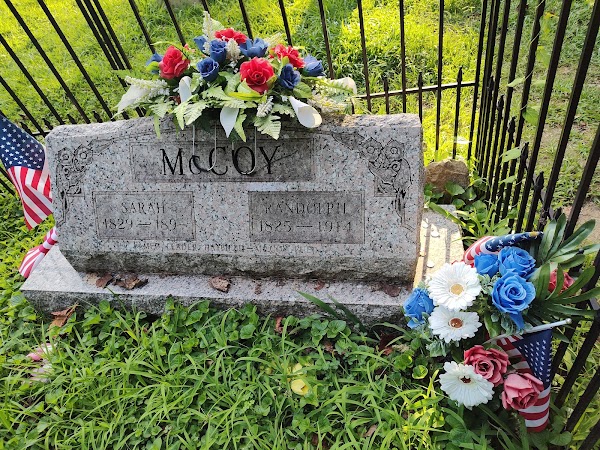 Dils Cemetery grounds