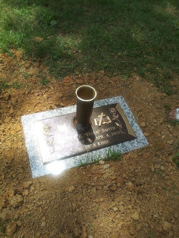 Dinwiddie Memorial Park grounds