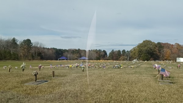 Dinwiddie Memorial Park grounds