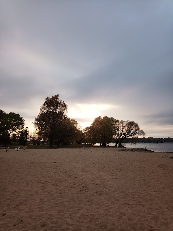 Dodge Memorial County Park grounds