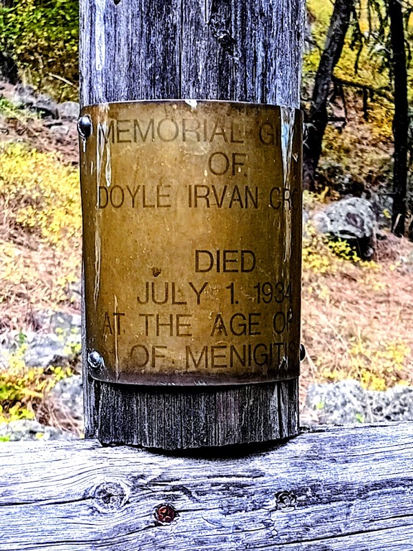 Doyle Irvan Cross Gravesite grounds