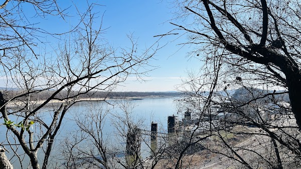 Dunklin-Fletcher Memorial Park grounds