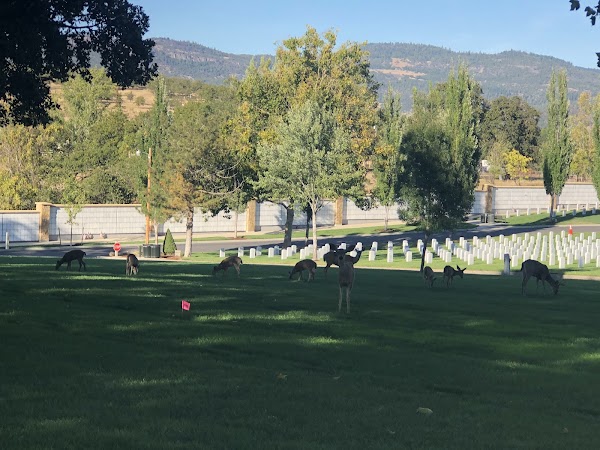 Eagle Point National Cemetery grounds