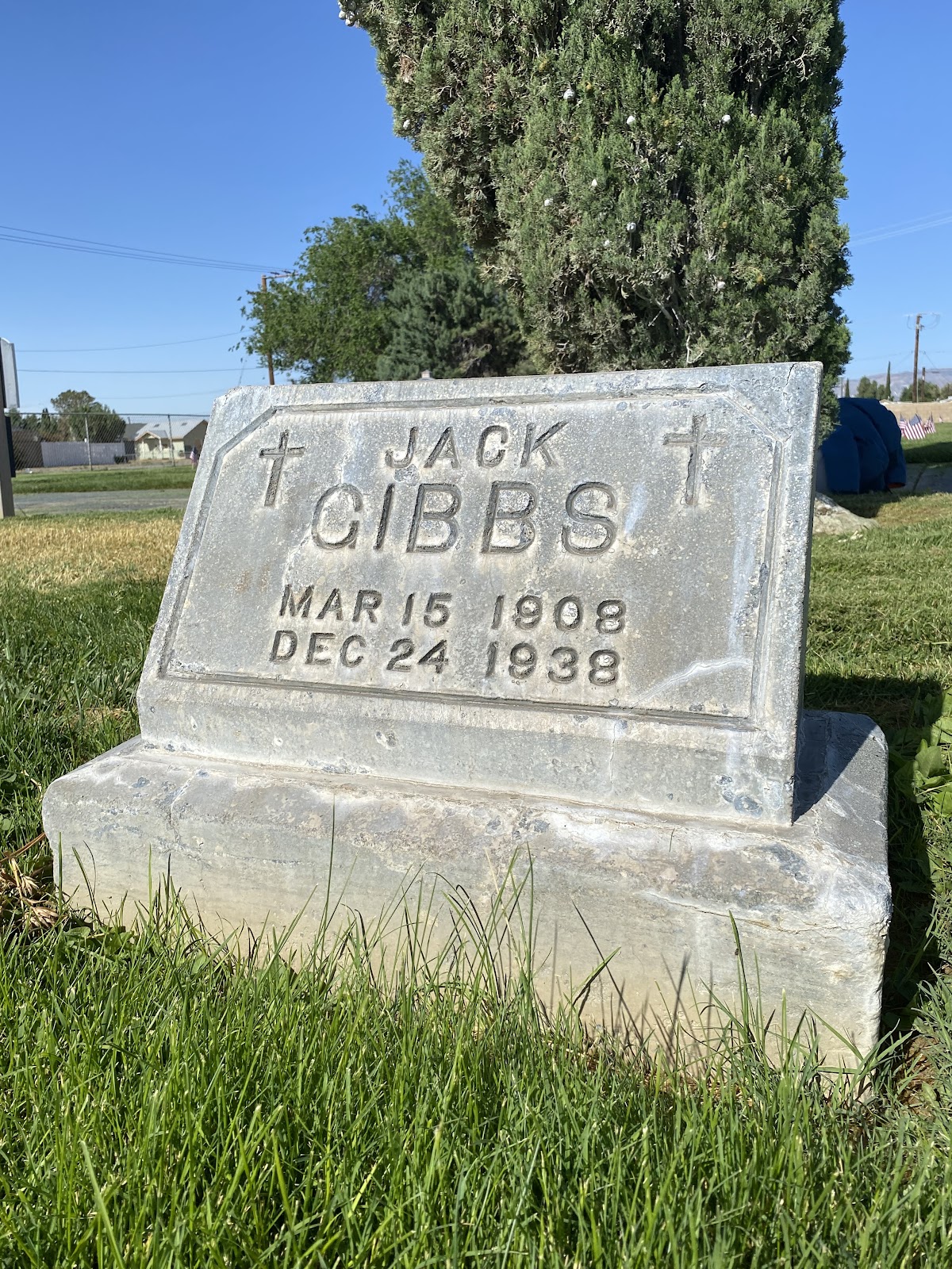 East Kern Cemetery cemetery grounds and headstones