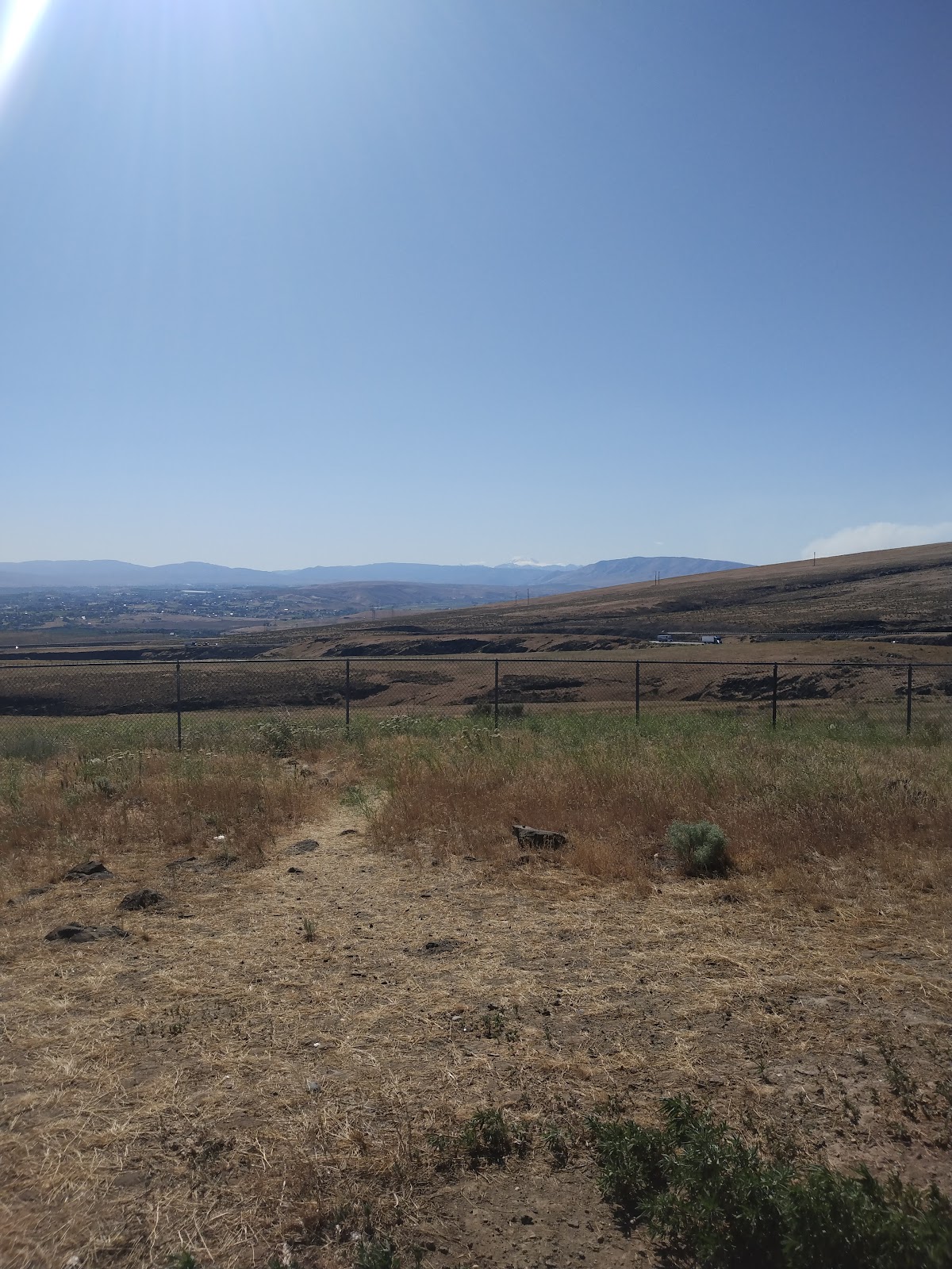 Eastern Washington Burial Vlts cemetery grounds and headstones