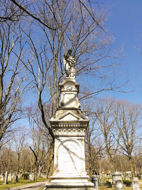 Edgewood Cemetery grounds