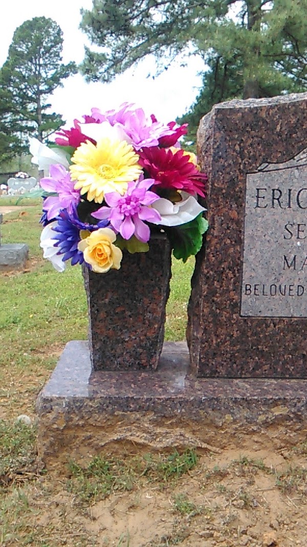 Edgewood Memorial Park grounds