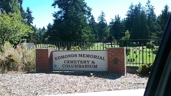 Edmonds Memorial Cemetery grounds