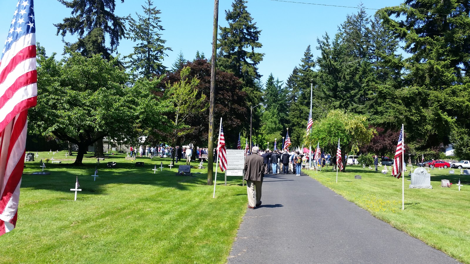 Edmonds Memorial Cemetery headstone and grounds