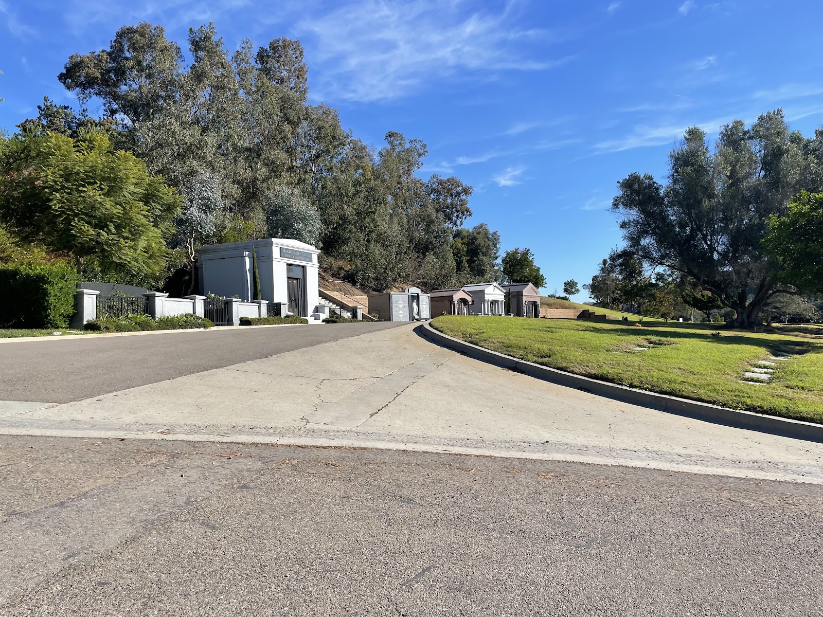 El Camino Memorial - Sorrento Valley & Memorial Park cemetery grounds and headstones