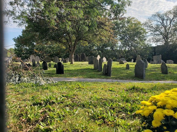 Eliot Burying Ground grounds
