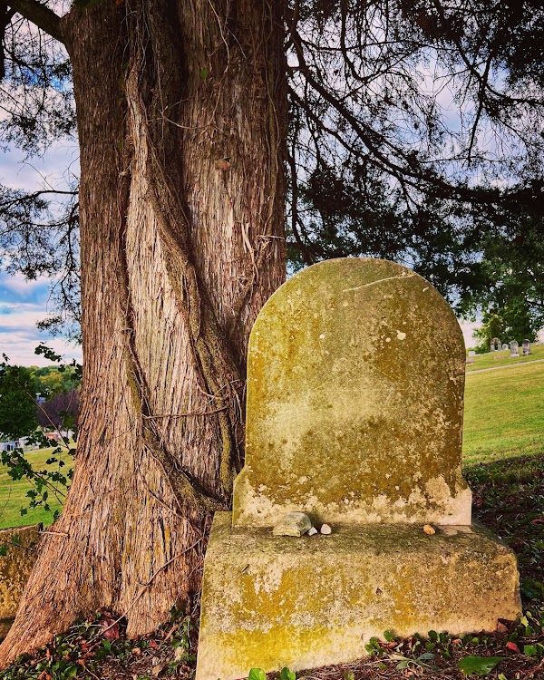 Elizabethtown City Cemetery grounds