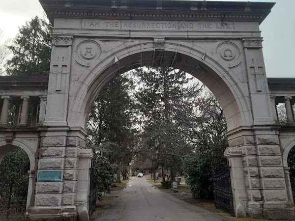 Elm Grove Cemetery grounds