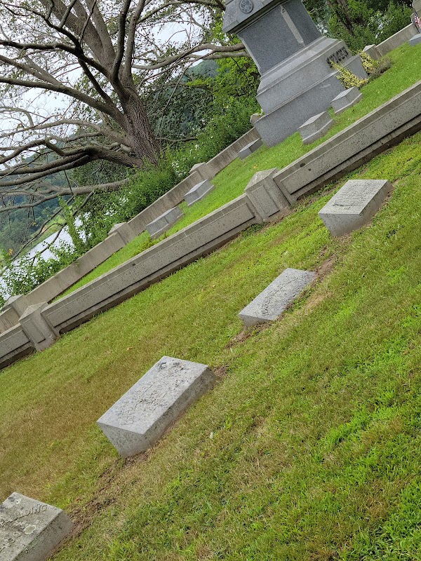 Elm Grove Cemetery grounds