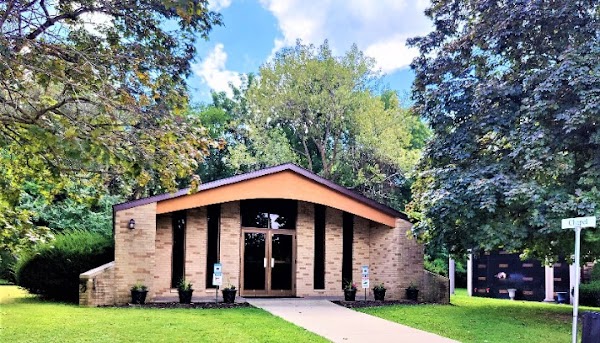 Elmhurst Cemetery grounds