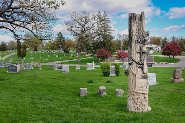 Elmhurst Cemetery grounds