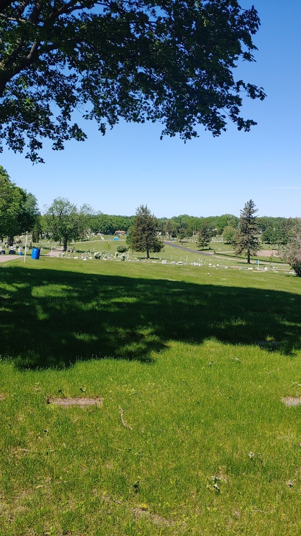 Elmhurst Cemetery grounds