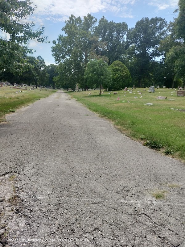 Elmwood Cemetery grounds